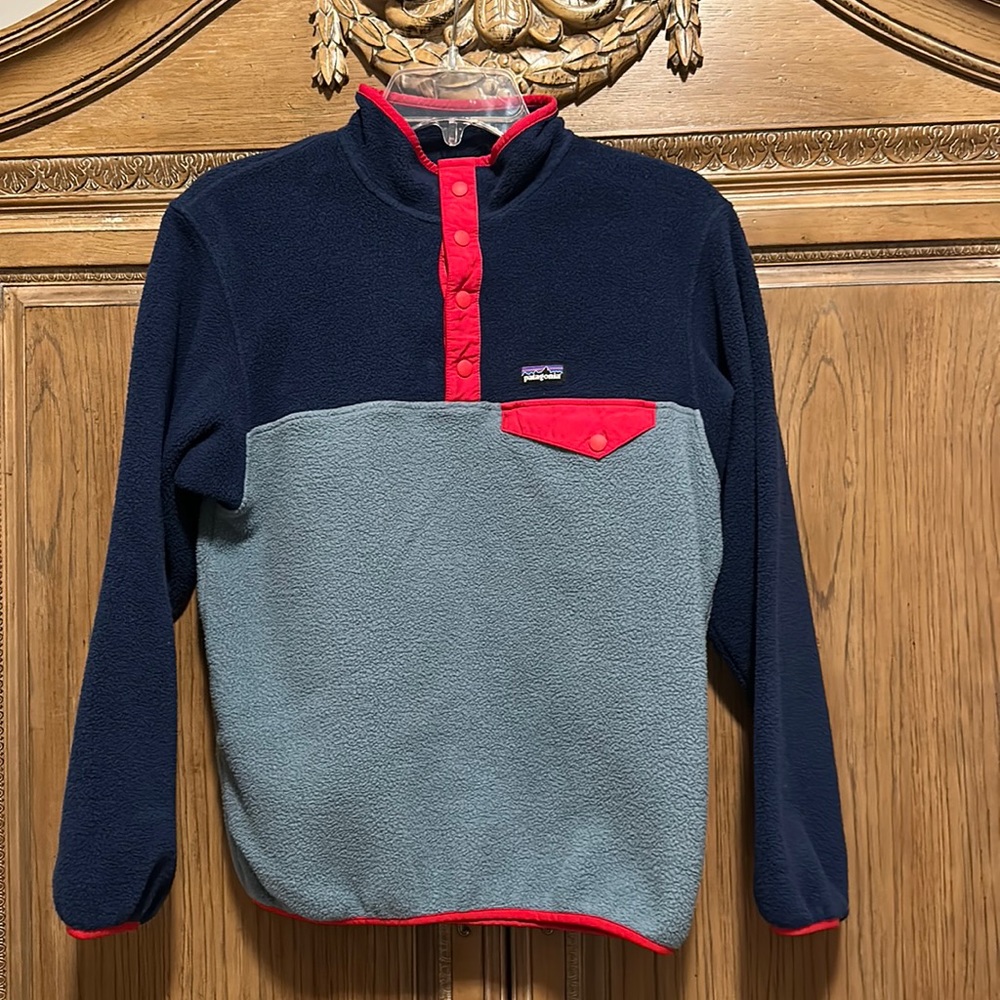 Patagonia Boys Fleece Jacket Excellent Condition. Hardly worn. XL 14